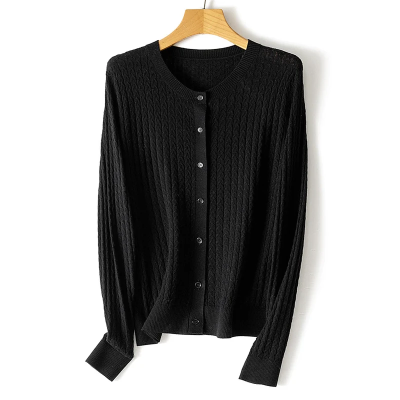 Damen Feiner Strick-Cardigan mit Zopfmuster, Rundhals und Knopfleiste Nord Taschen