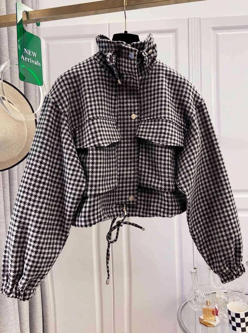 Damen Karo-Cropped-Jacke mit Stehkragen, Tunnelzug und elastischen Bündchen Nord Taschen