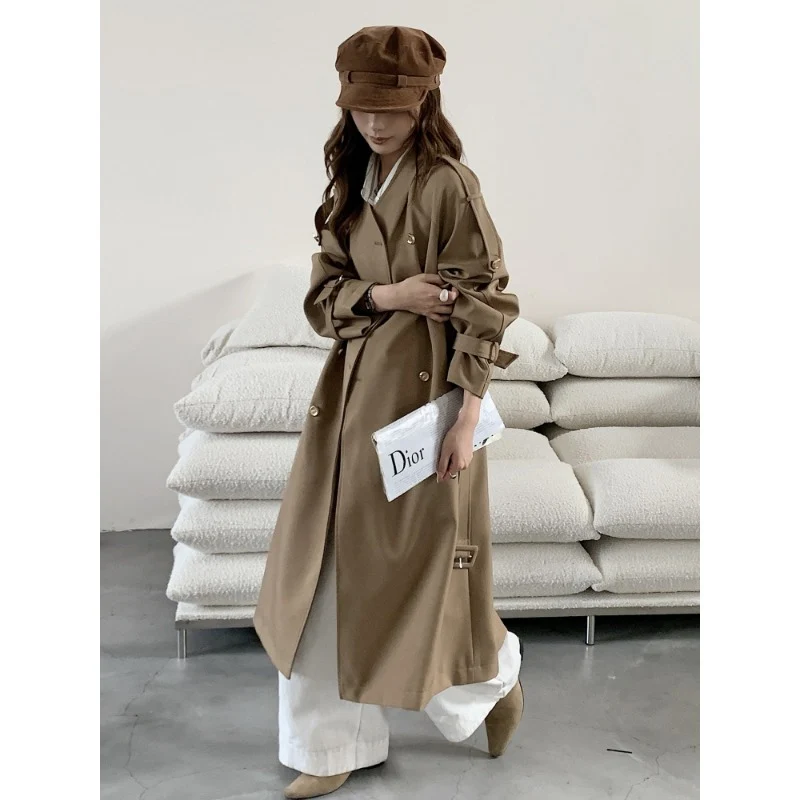 Damen Lang geschnittener Trenchcoat mit doppelreihiger Knopfleiste und verstellbaren Ärmelriegeln Nord Taschen