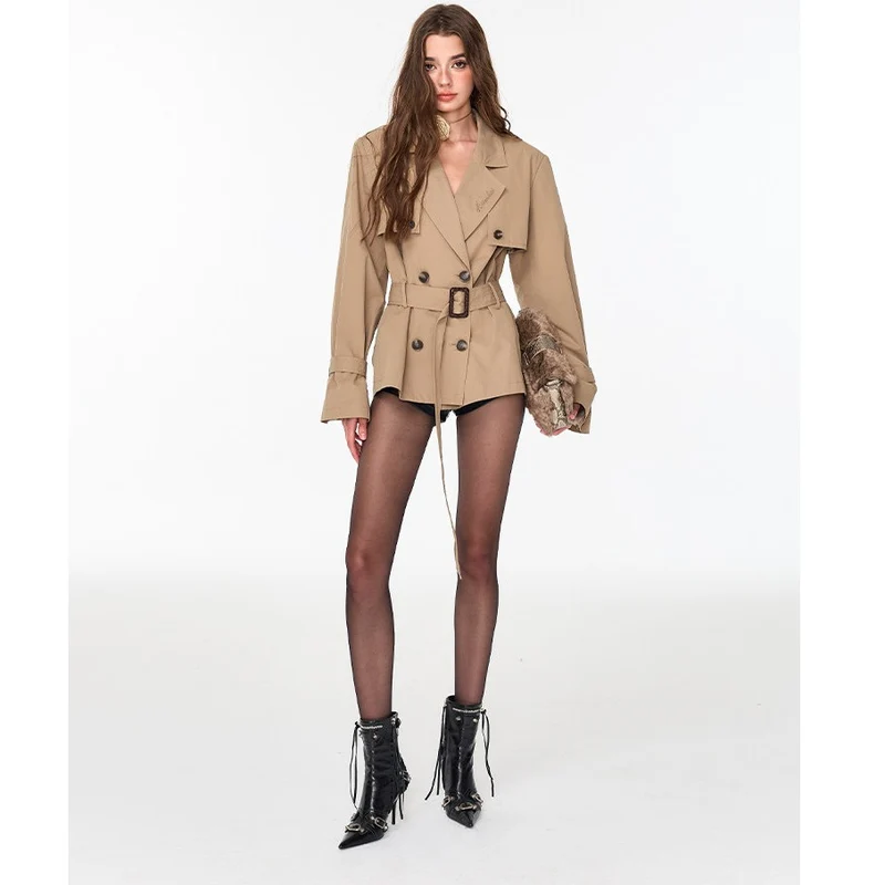 Damen Kurztrenchjacke mit taillierendem Gürtel und doppellagiger Schulterpasse Nord Taschen