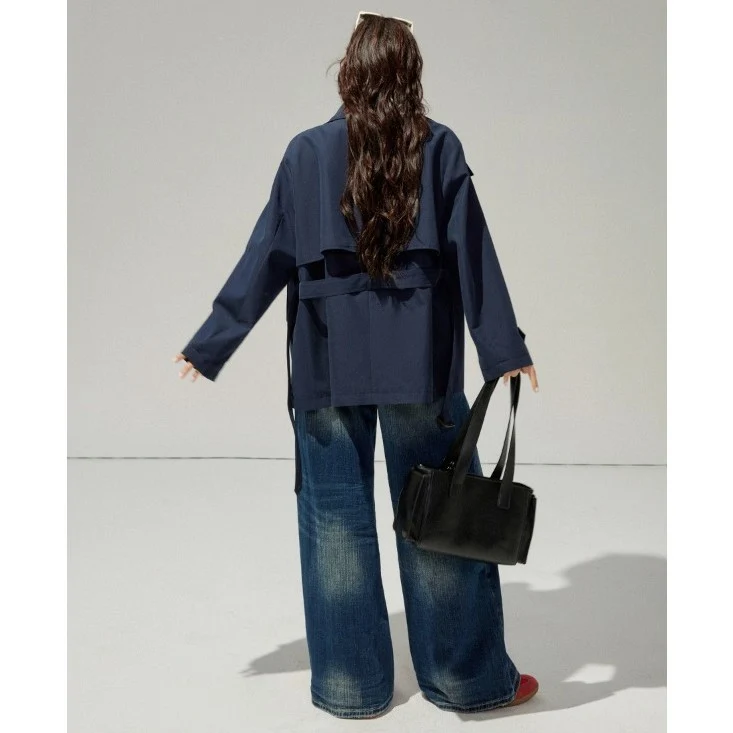 Damen Kurztrenchcoat mit taillierendem Gürtel und doppeltreiher Knopfleiste Nord Taschen