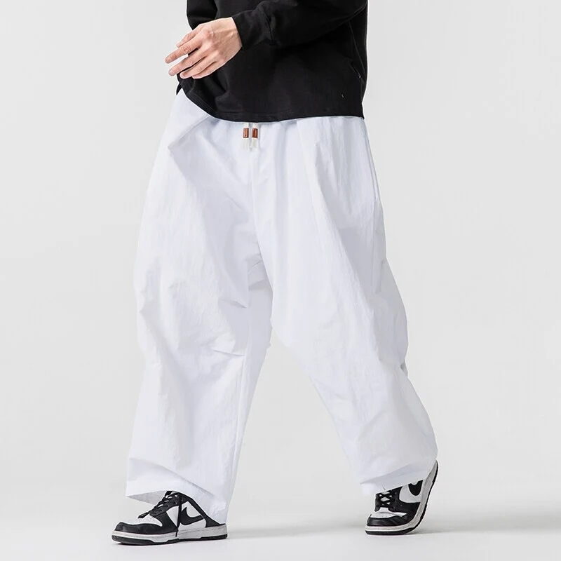 Herren Weite Utility-Loungehose mit überlappenden Falten und Kordelzugbund Nord Taschen