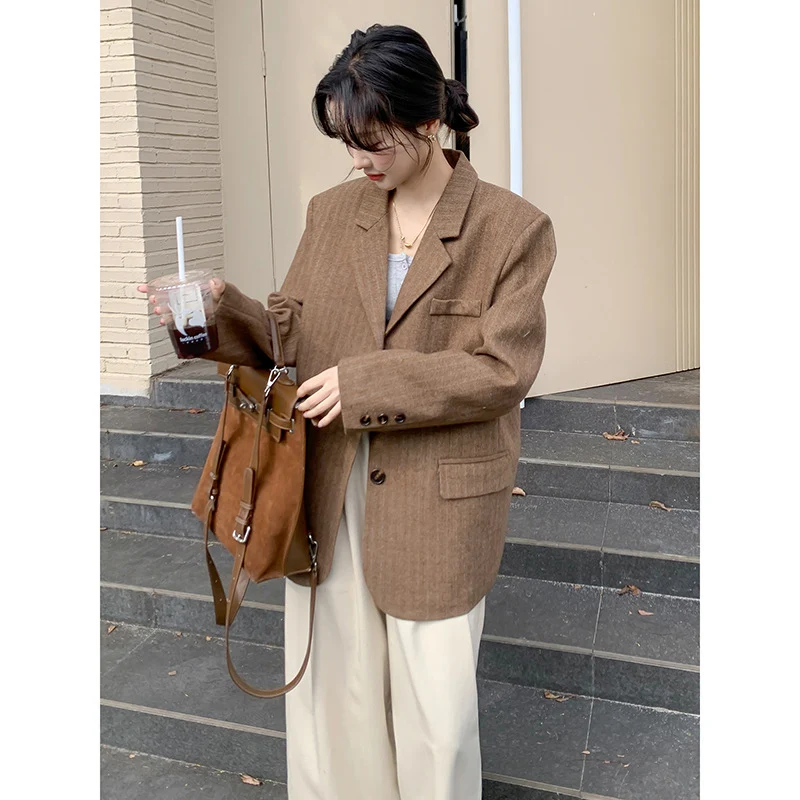 Damen Oversized Wollblazer im Boxy-Schnitt mit Pattentaschen Nord Taschen