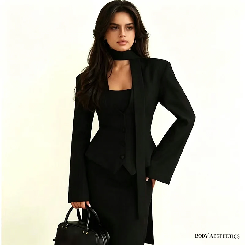 Damen Elegantes tailliertes Blazer-Set mit Weste und Schluppe Nord Taschen