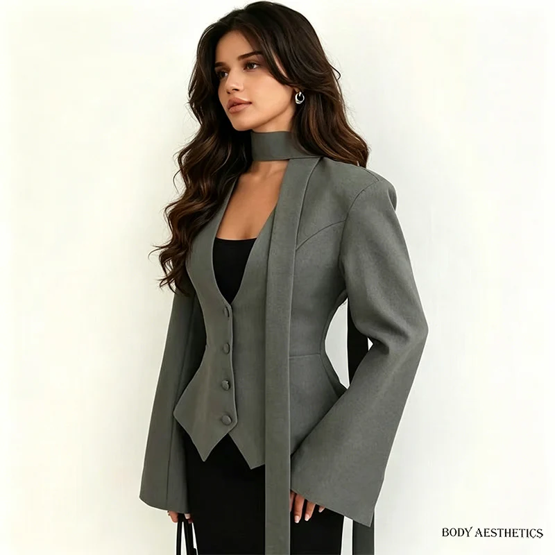 Damen Elegantes tailliertes Blazer-Set mit Weste und Schluppe Nord Taschen