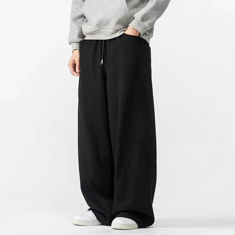 Herren Weite Loungehose mit Tunnelzug, aufgesetzten Taschen und markanten Panelnähten Nord Taschen
