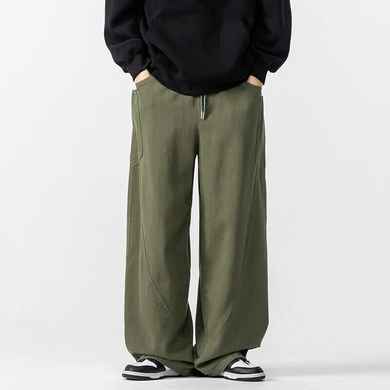 Herren Weite Loungehose mit Tunnelzug, aufgesetzten Taschen und markanten Panelnähten Nord Taschen