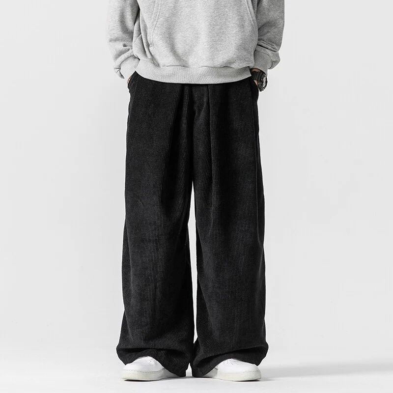 Herren Weite Cordhose mit Bundfalten und Relaxed-Silhouette Nord Taschen