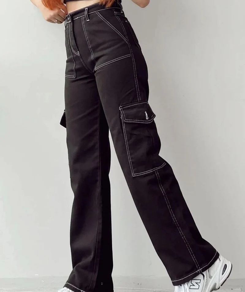 Damen High-Waist-Cargohose aus Twill mit aufgesetzten Klappentaschen und weitem Bein Nord Taschen