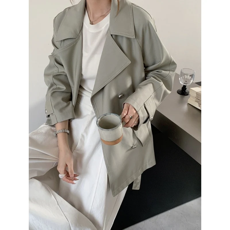 Damen Kurztrench mit weitem Schnitt, doppelreihigem Verschluss und Bindegürtel Nord Taschen