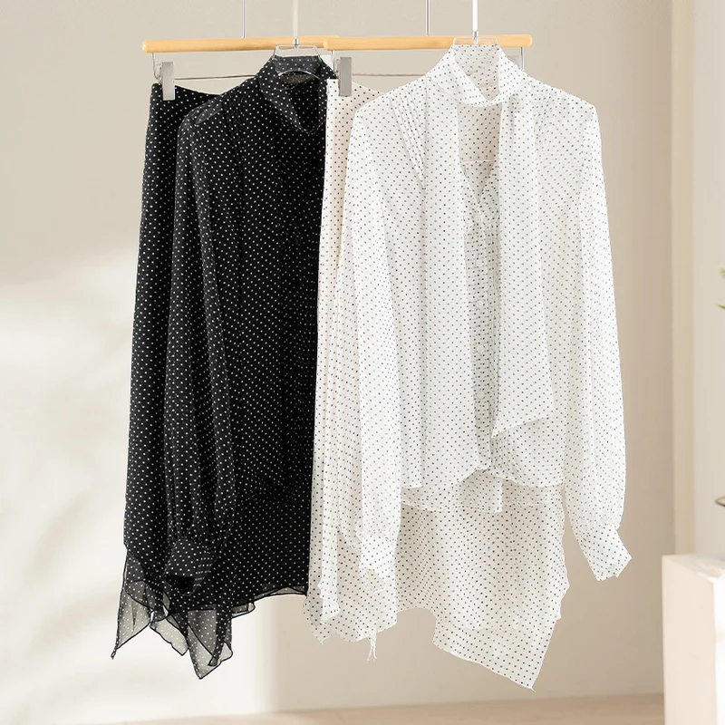 Damen Chiffonbluse mit Schleifenkragen, feinem Punktprint und dekorativen Falten Nord Taschen