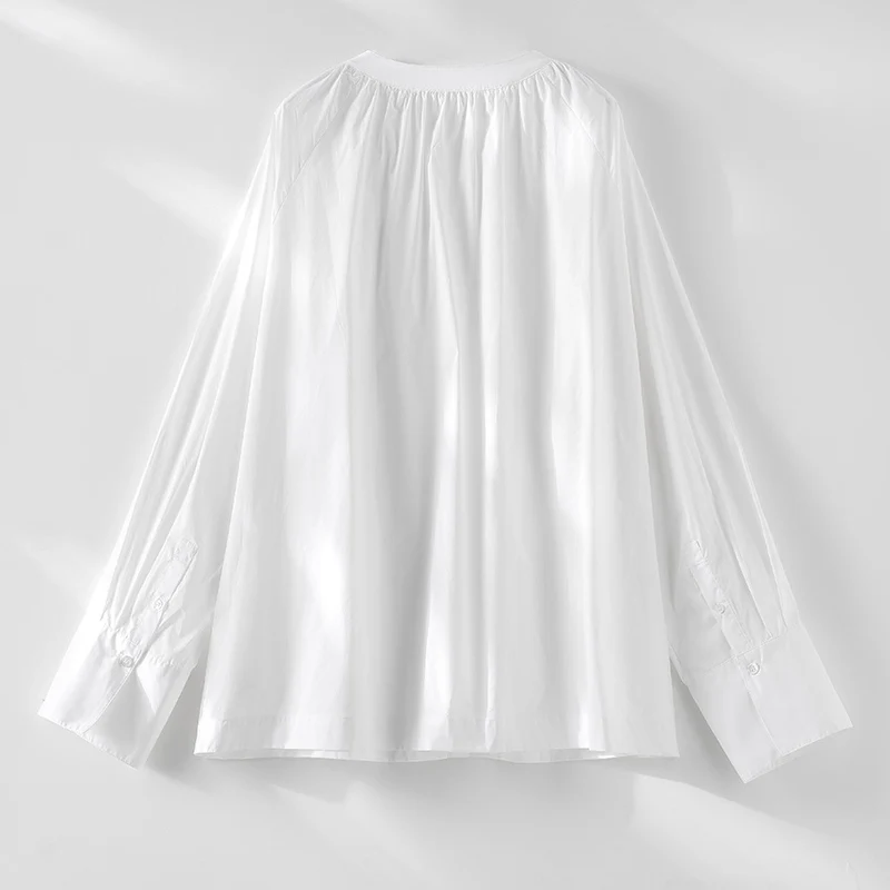 Damen Bluse mit Rundhalsausschnitt, durchgehender Knopfleiste und geraffter Passe Nord Taschen