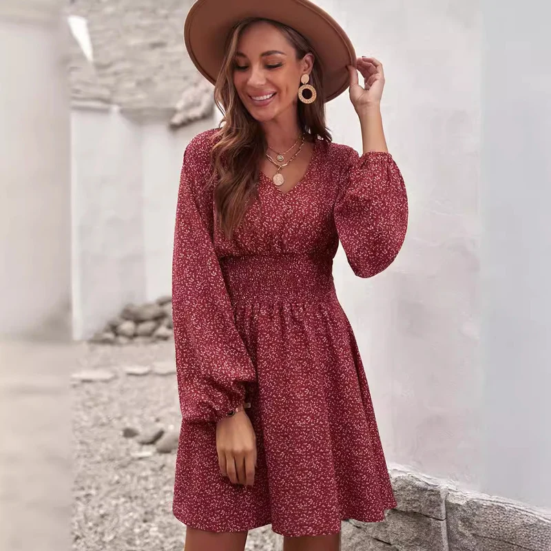 Damen zeitloses Kleid mit Raffungen