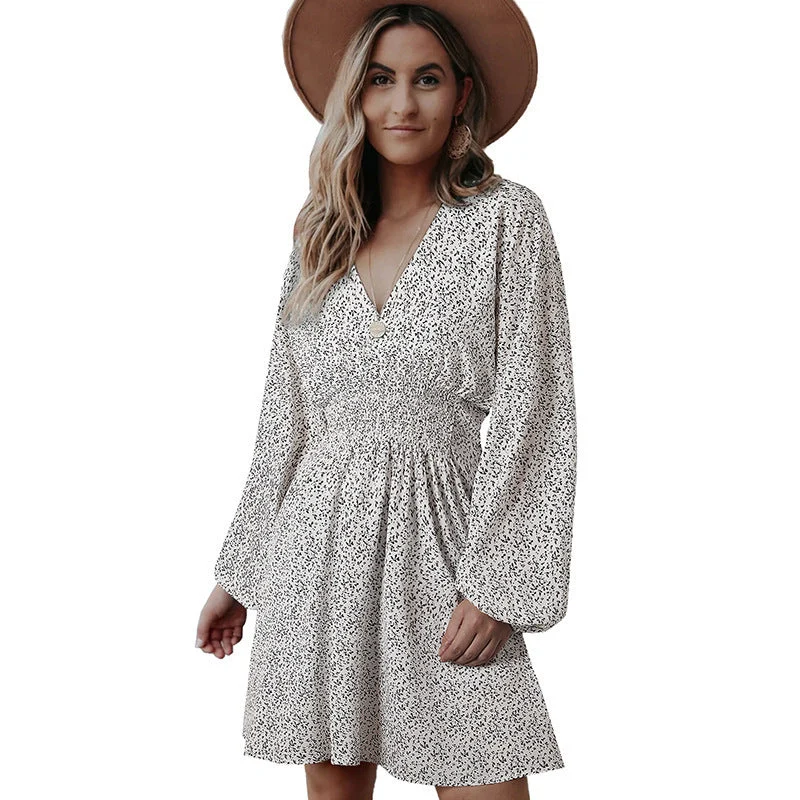 Damen zeitloses Kleid mit Raffungen
