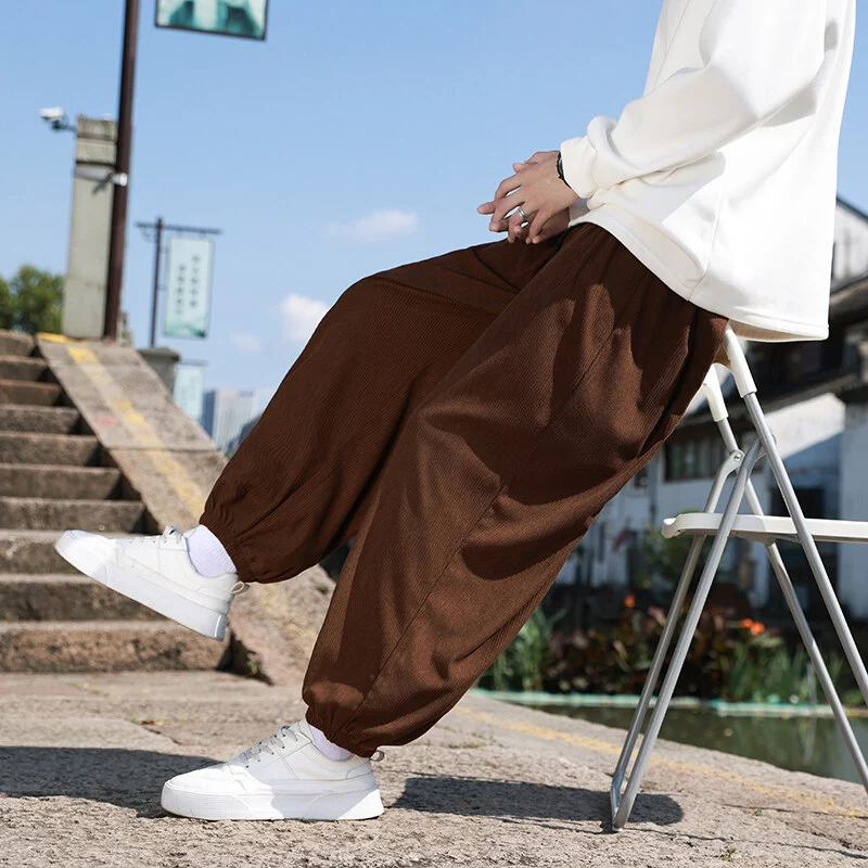 Herren Weite Cord-Loungehose mit Tunnelzug, gerippter Cordstruktur und elastischen Bündchen Nord Taschen