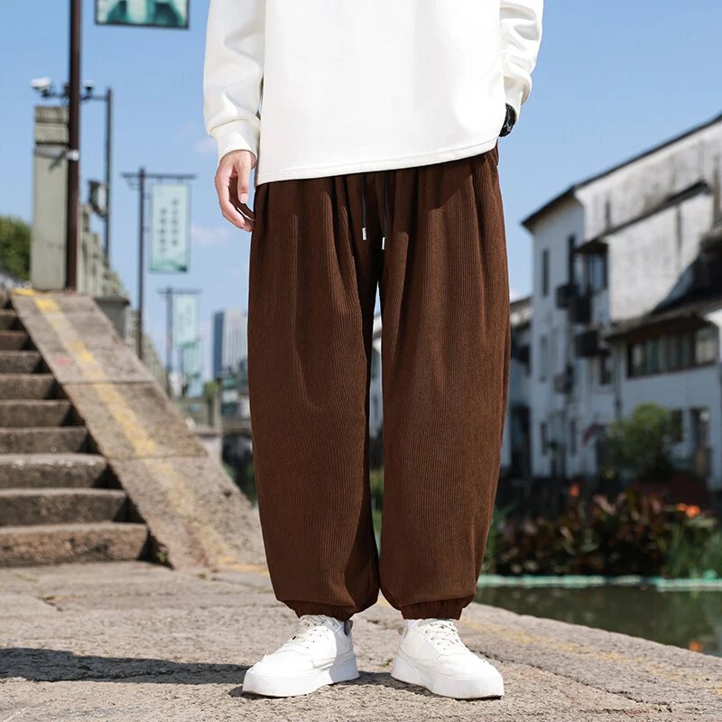 Herren Weite Cord-Loungehose mit Tunnelzug, gerippter Cordstruktur und elastischen Bündchen Nord Taschen