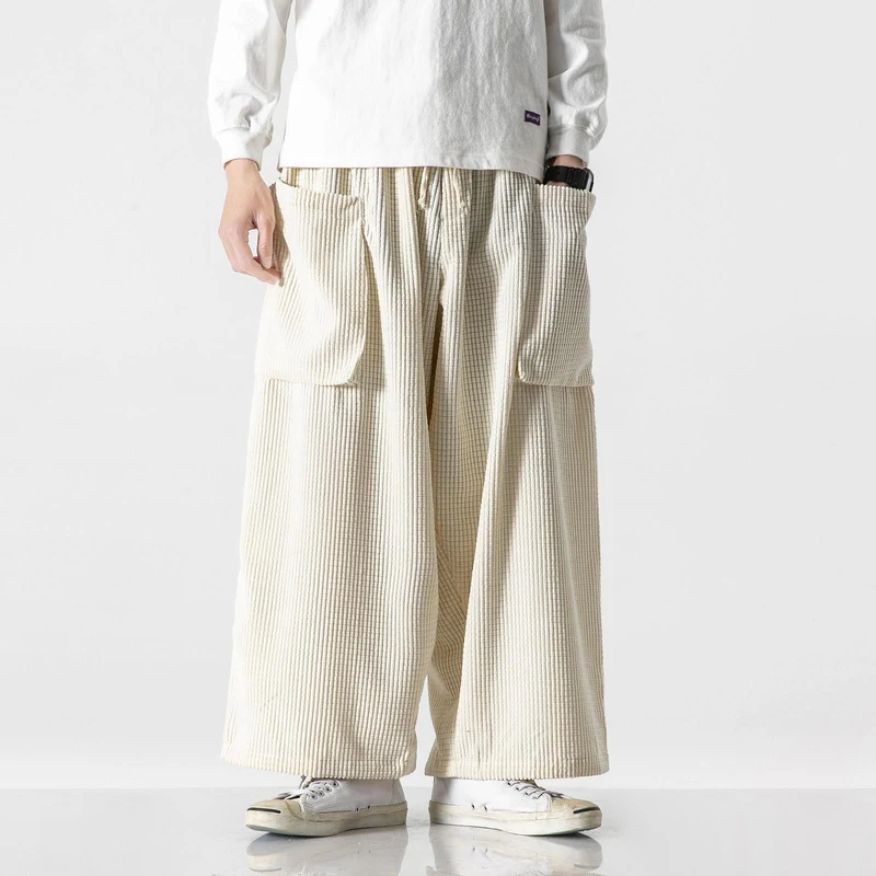 Herren Weite Cord-Culotte mit großen aufgesetzten Klappentaschen Nord Taschen