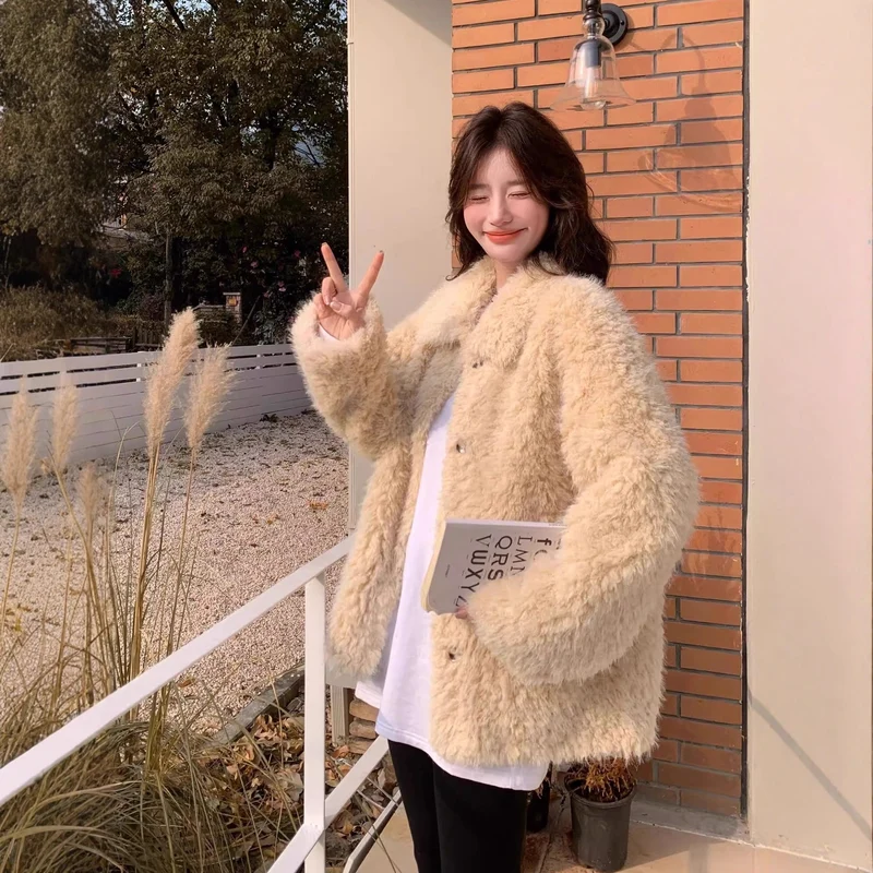 Damen Kurzmantel aus Teddyfleece mit Oversize‑Schnitt Stehkragen und Pattentaschen Nord Taschen