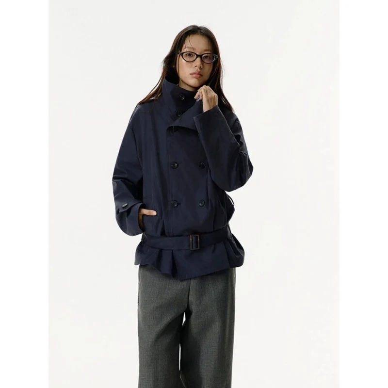 Damen Kurzjacke im Trenchstil mit doppeltreihiger Knopfleiste Taillengürtel und Stehkragen Nord Taschen