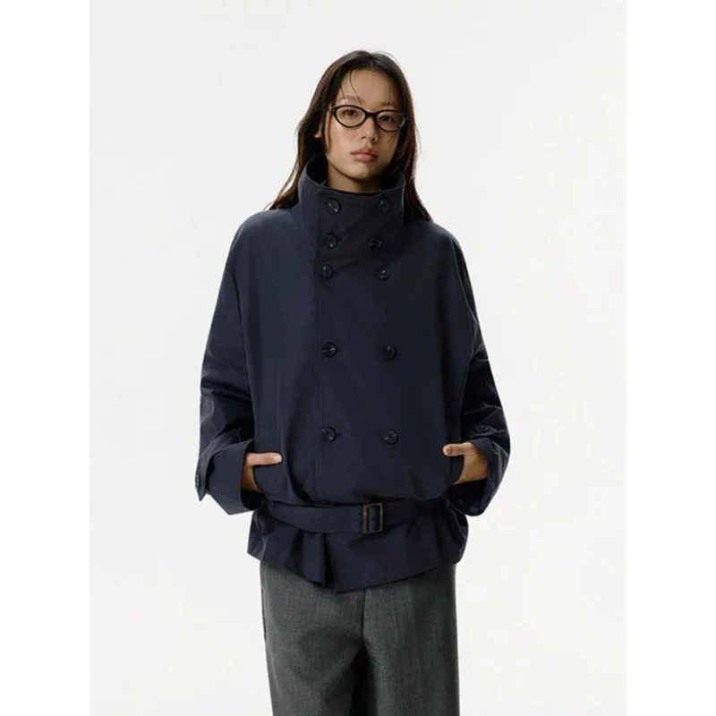 Damen Kurzjacke im Trenchstil mit doppeltreihiger Knopfleiste Taillengürtel und Stehkragen Nord Taschen
