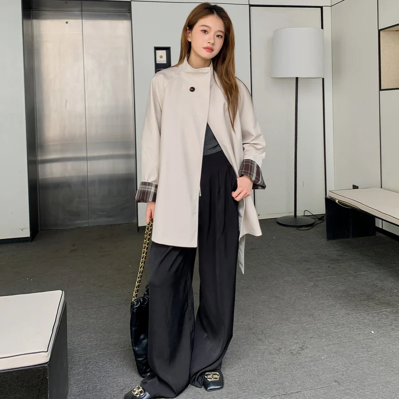 Damen Kurzjacke im Parka‑Stil mit Taillengürtel und kariertem Ärmelfutter Nord Taschen