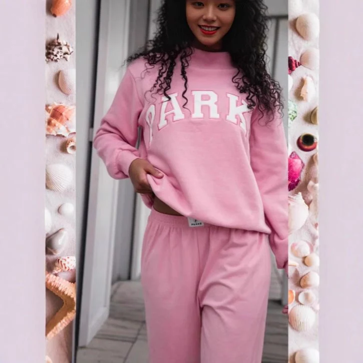 Damen Gemütliches Freizeit-Set mit Oversize kurz geschnittenem Sweatshirt und elastischen Baumwoll-Shorts Nord Taschen