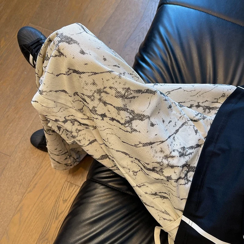 Herren Weit geschnittene Loungehose mit Marmorprint aus strukturiertem Jersey Nord Taschen