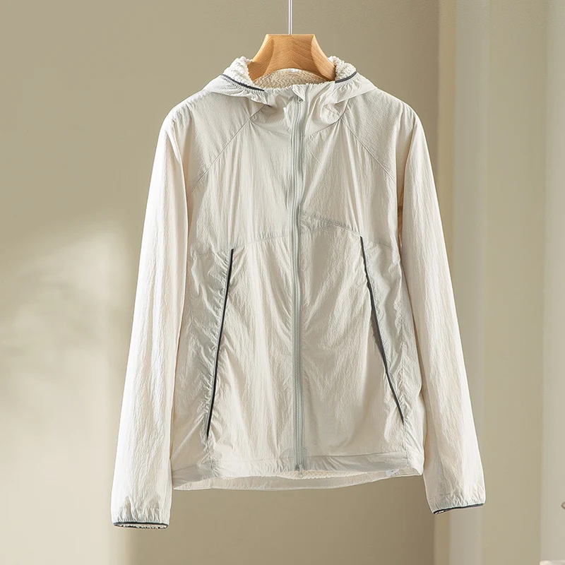 Herren leichte wind- und wasserabweisende Kapuzenjacke mit Fleece‑Innenfutter und Frontreißverschluss Nord Taschen