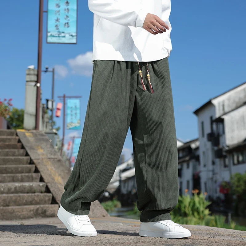 Herren Weit geschnittene Cord-Relaxhose mit elastischem Bund und Zierkordel Nord Taschen