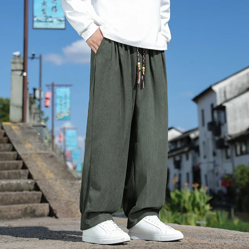 Herren Weit geschnittene Cord-Relaxhose mit elastischem Bund und Zierkordel Nord Taschen