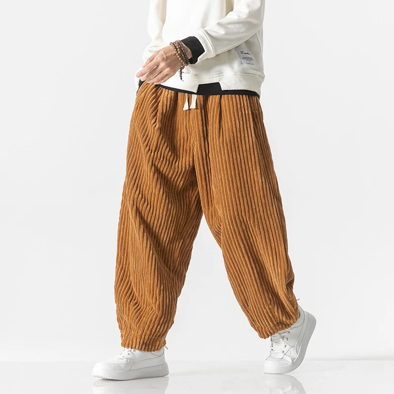 Herren Weit geschnittene Cord-Ballonhose mit Tunnelzugbund und breitem Rippenrelief Nord Taschen