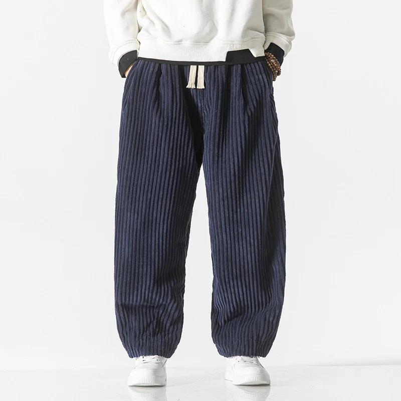 Herren Weit geschnittene Cord-Ballonhose mit Tunnelzugbund und breitem Rippenrelief Nord Taschen