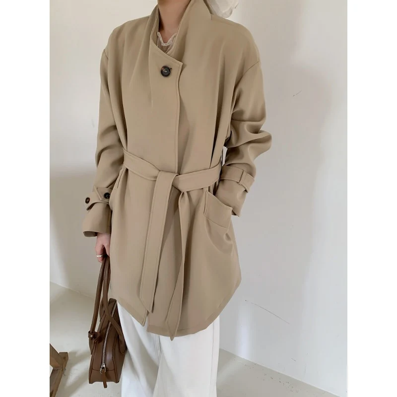 Damen Kurzer Oversize-Mantel mit Bindegürtel, breiten Pattentaschen und legerer Schulter Nord Taschen