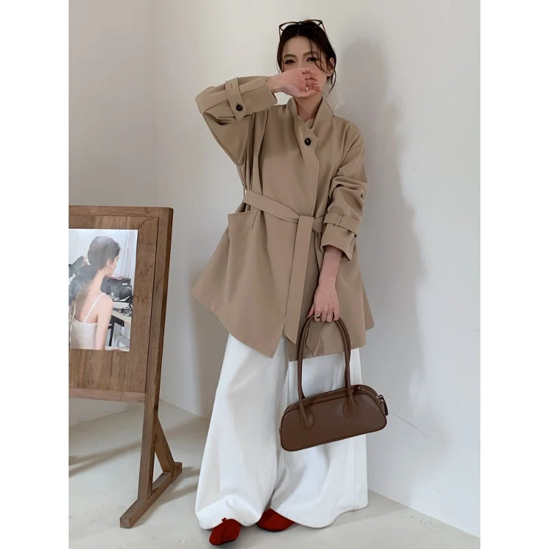 Damen Kurzer Oversize-Mantel mit Bindegürtel, breiten Pattentaschen und legerer Schulter Nord Taschen