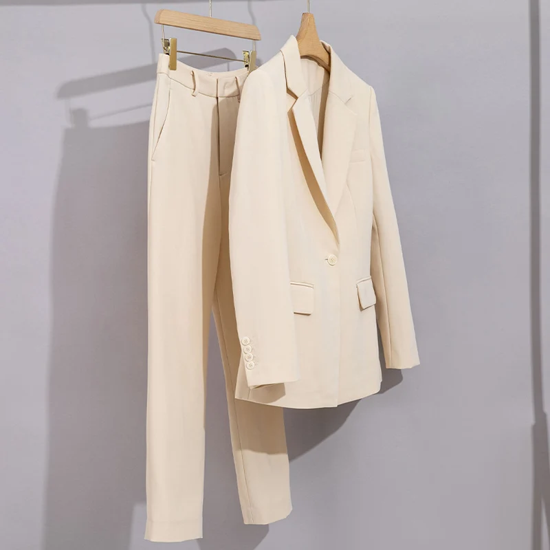 Damen Figurbetonter Midilanger Business-Blazer mit Reverskragen und formgebenden Abnähern Nord Taschen