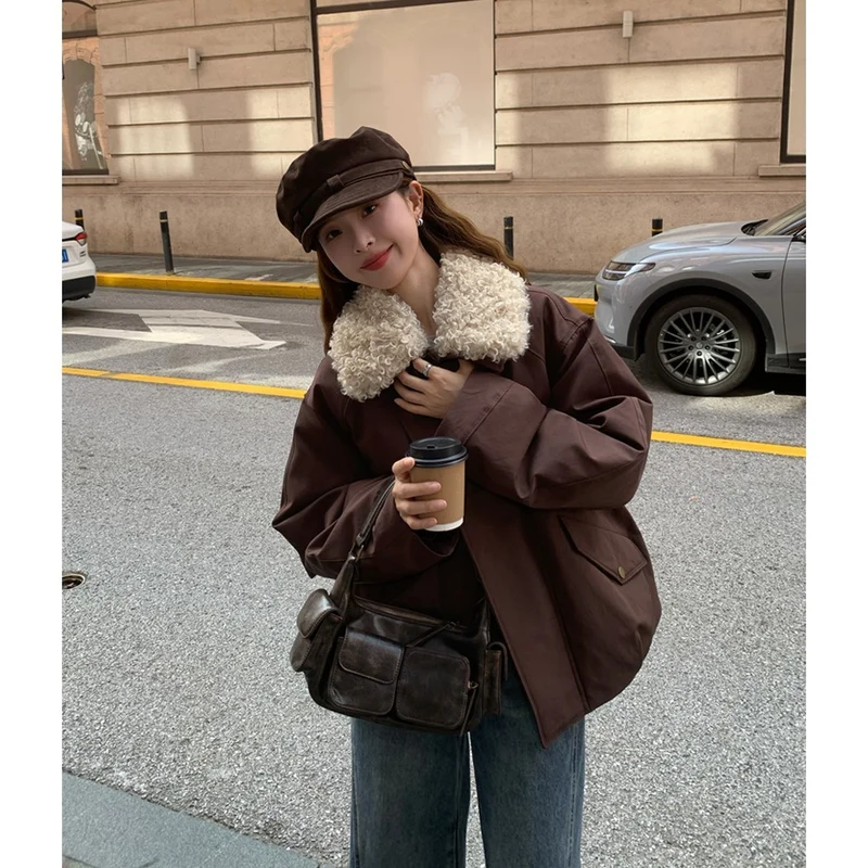 Damen Oversize-Kurzjacke mit Teddykragen und Pattentaschen Nord Taschen