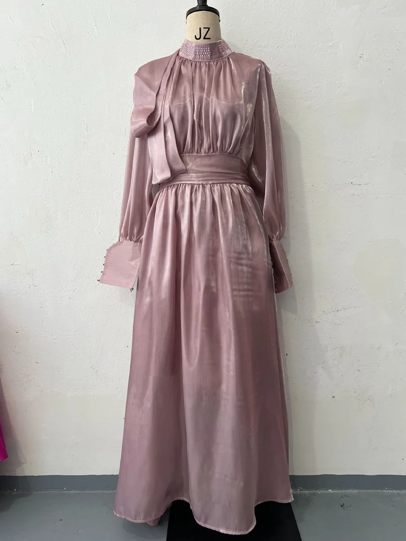 Damen Elegantes Chiffon-Maxikleid mit tailliertem Wickelbund, Stehkragen und langen Puffärmeln Nord Taschen