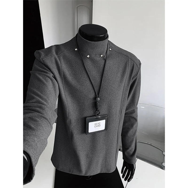 Herren Rollkragen-Feinstrickshirt mit Metallnieten am Kragen und schmaler Silhouette Nord Taschen