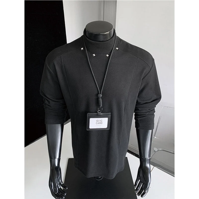 Herren Rollkragen-Feinstrickshirt mit Metallnieten am Kragen und schmaler Silhouette Nord Taschen