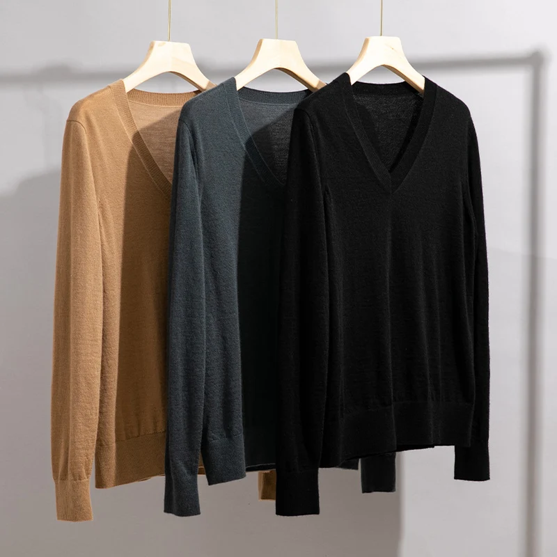 Herren Feiner V‑Ausschnitt-Pullover aus Merinomischung mit leichtem Strukturstrick Nord Taschen