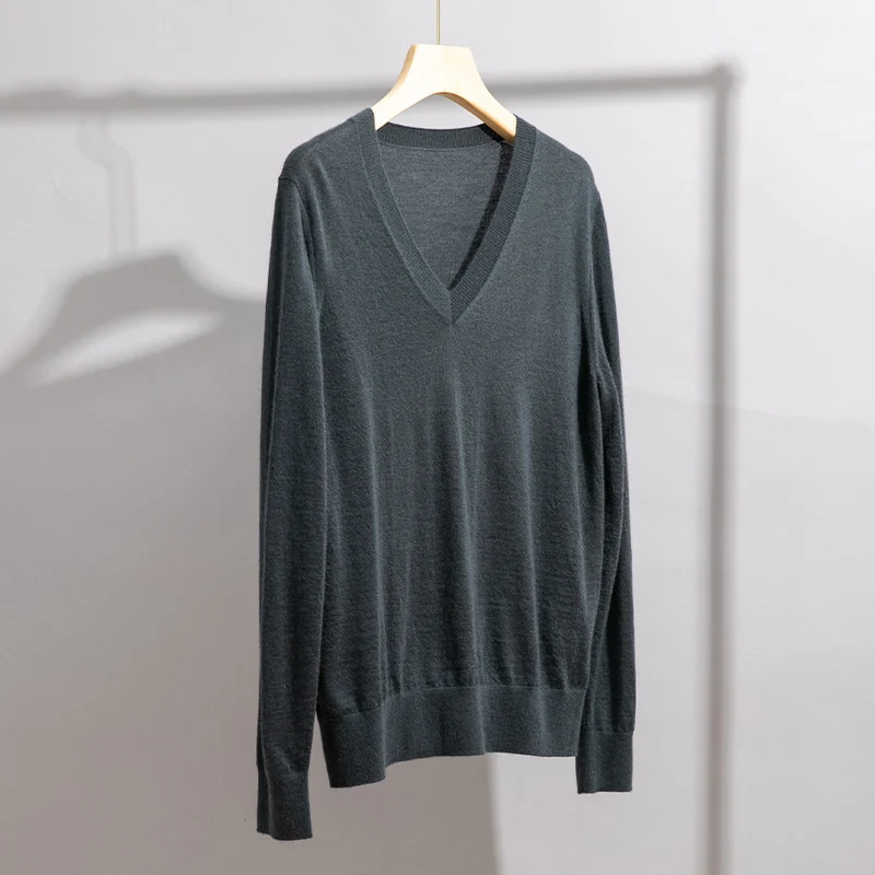 Herren Feiner V‑Ausschnitt-Pullover aus Merinomischung mit leichtem Strukturstrick Nord Taschen