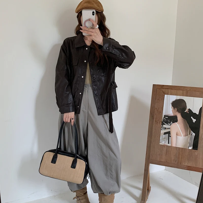 Damen Kurze Oversize-Lederjacke mit Taillenzug und Druckknopfleiste Nord Taschen
