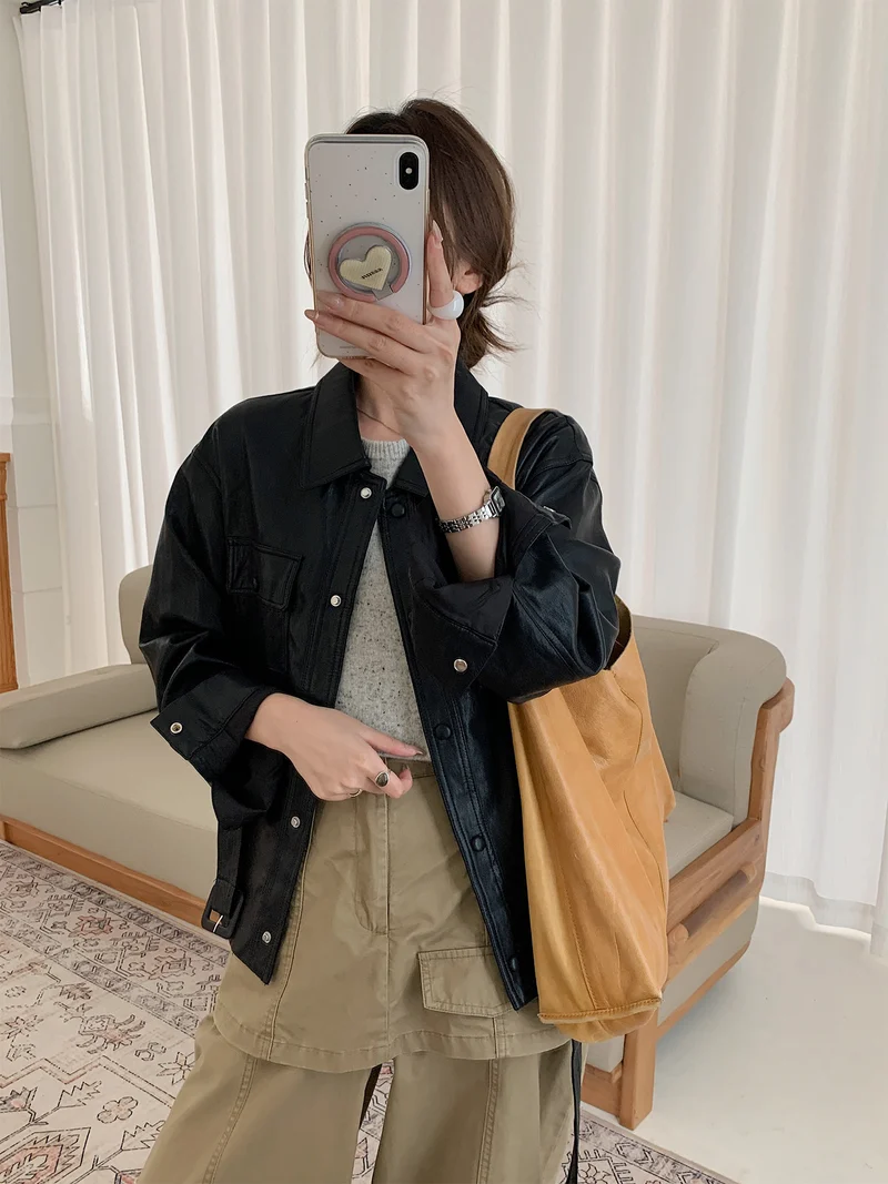 Damen Kurze Oversize-Lederjacke mit Taillenzug und Druckknopfleiste Nord Taschen