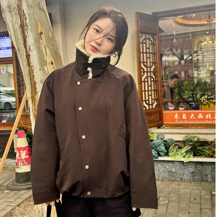 Damen Kurze Oversize-Boxy-Jacke mit Teddykragen und Druckknopfverschluss Nord Taschen