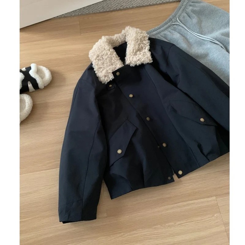 Damen Kurze Oversize-Bomberjacke mit Teddykragen und Druckknopfdetails Nord Taschen