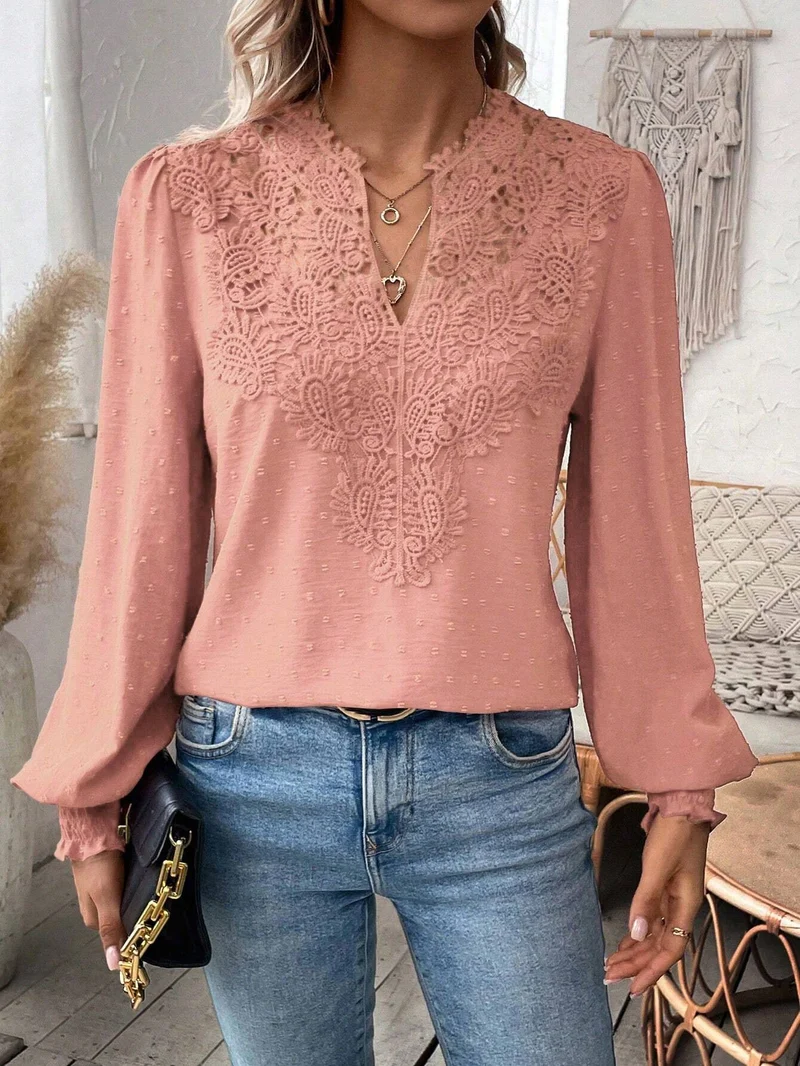 Damen Bluse mit Spitzen‑Plastron, V‑Ausschnitt und ballonartigen Ärmeln Nord Taschen