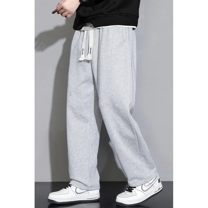 Herren Relaxed-Fit Jogginghose aus French-Terry mit weitem Bein und Tunnelzug Nord Taschen