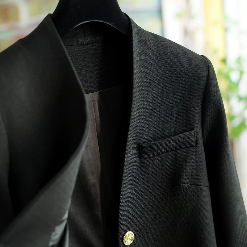 Damen Stilvoller Kurzblazer mit glamourösen Knöpfen Nord Taschen