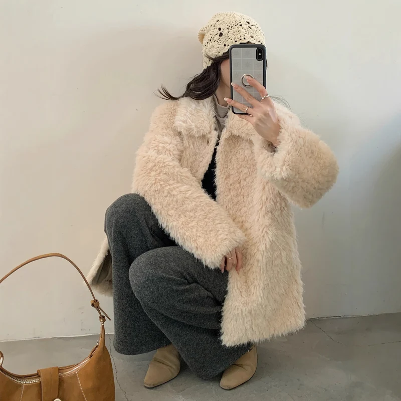Damen Flauschiger Teddy-Mantel aus Kunstfell mit Hemdkragen und Boxy‑Silhouette Nord Taschen