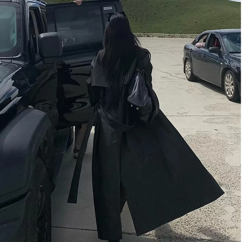 Damen Eleganter Baumwoll-Mix Trenchcoat mit asymmetrischer Schulterklappe und Bindegürtel Nord Taschen